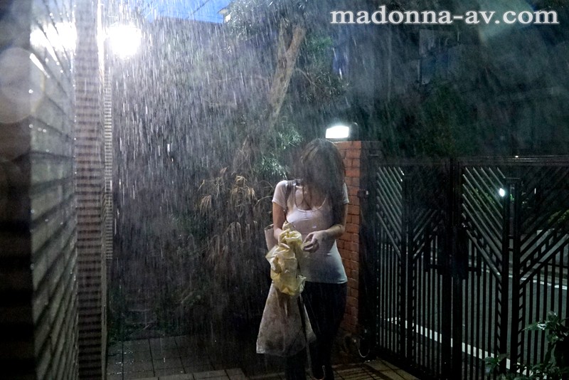 『人妻』 暴風雨 兄貴の嫁と二人だけの夜 篠田あゆみ 【FANZA】