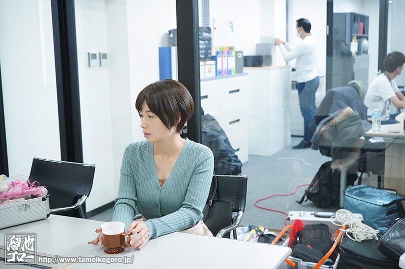 『人妻』 溜池ゴロー15周年YEARコラボ第2弾 「映像関係」というパ...