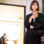 『人妻』 不倫妻の連れ込み情事 ～若い間男に喘ぐ妻と嫉妬勃起を止められない夫～ 黒川すみれ 【FANZA】