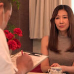 『人妻』 マッサージ師のなすがまま、カーテン越しに上から下まで弄られまくりの人妻たち！！声を殺して、鼻息も荒くオイルで火照ったカラダをふるわせ旦那にバレずにイキ放題っ！！久々の中出しに子宮は切なく痺れ、たっぷり染み込む他人種がメスの性を目覚めさせるっ！！ 6 【FANZA】