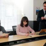 『人妻』 会社の同僚はノーハンドフェラでチ○ポをギンギンにして精子をごっくんしちゃうビッチだった… 本田瞳 【FANZA】