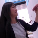 『人妻』 マジックミラー壁チ○ポ号3 シコってしゃぶって！新妻なら夫チン当ててみてゲーム 【FANZA】