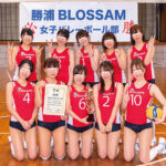 『人妻』 Hなママさんがきっかけで芋づる式に大集合！！ 勝浦では敵なし最強ママさんバレー部が早漏に悩む男性のちんちん研究 旦那とご無沙汰欲求不満妻7名収録【マジックミラー号25周年記念作品】 【FANZA】