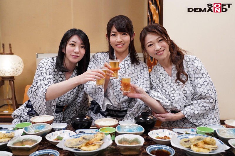 『人妻』 奇跡の競演 超豪華ハーレム大乱交 本物人妻同窓会 in 温泉...