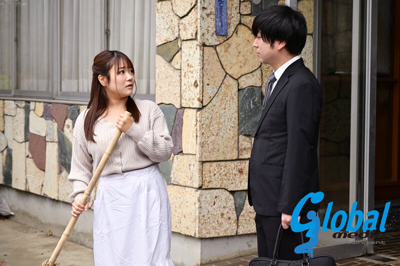 『人妻』 緊縛調教妻 夫の実家で若女将として修行に奮闘する巨乳若妻。特...