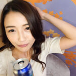 『人妻』 【スレンダー肉弾神尻】お花屋さんで働くかわいい系奥さま26歳 初めての浮気でガチ酔い剛毛まんこびっちゃびちゃ潮吹きまくり連続中出し 【FANZA】