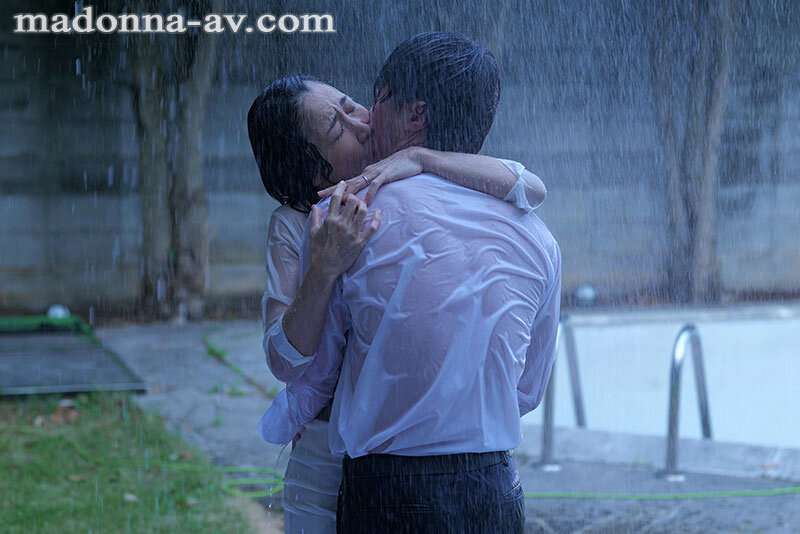 『人妻』 母と僕の妊活中出し性交―他人だと知った僕たちは夢中で種付けに...