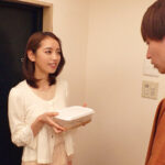 『人妻』 いつも寂しげな瞳で見つめてくる隣人のシングルマザーに恋堕ちした僕。美咲かんな 【FANZA】