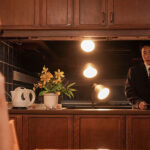 『人妻』 互いに素性を知った美魔女ママ友と箱ヘルで出逢い、裏引き不倫。 大槻ひびき 【FANZA】