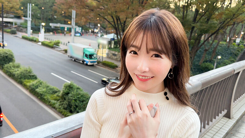 『人妻』 【乳首ビンビン】スレンダー華奢妻31 歳 敏感乳首を弄られ悶...