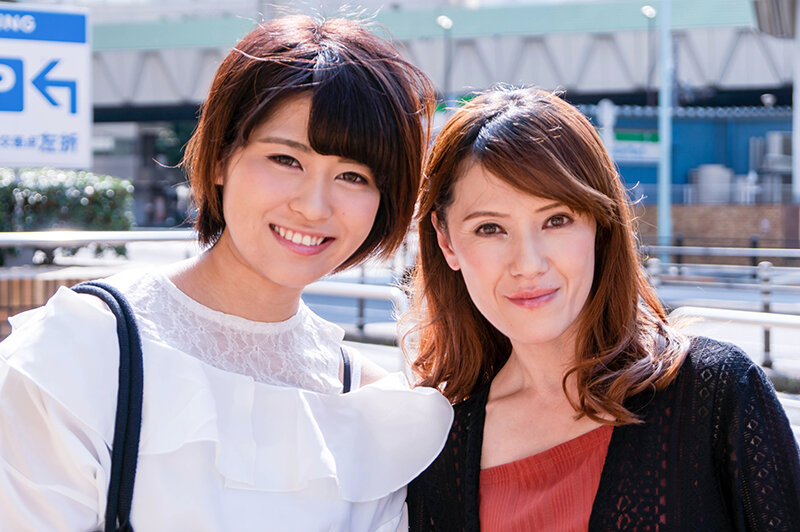 『人妻』 街角母娘ナンパ！5 禁断の親子同時ナンパで母と娘に究極羞恥！...