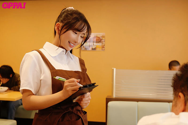 『人妻』 店長の僕は巨乳バイトのノーブラ誘惑に負けてまだ女子〇生なのに...