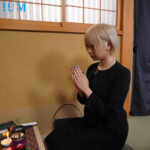 『人妻』 法事で久しぶりに再会した同級生たちと泥●乱交してしまった金髪喪服ギャル 乙アリス 【FANZA】