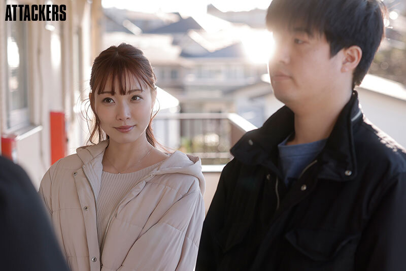 『人妻』 単身赴任中の僕に優しい隣人の結月さんに何度も何度も精子を搾り...