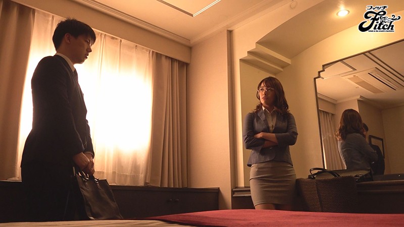 『人妻』 新婚の僕が出張先で女上司とまさかの相部屋 朝から晩まで性奴●...