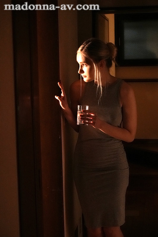 『人妻』 妻の妊娠中、オナニーすらも禁じられた僕は上京してきた義母・リ...