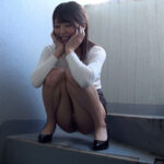 『人妻』 どこでもおしっこ！素人娘の大放尿33人 スロー再生でじっくり鑑賞できるマニア向け映像8 【FANZA】