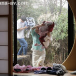 『人妻』 叔母の濡れ透けた肢体―。同じ屋根の下で二人きりの夜…。 煽情の雨模様 水野優香 【FANZA】