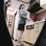 『人妻』 不動産レディのおばさんに勃起を見せつけて性処理してもらった…4時間 【FANZA】