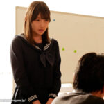 『人妻』 生徒の誘惑に理性を保った俺が、人妻になったその子の色気に負けた12年後の再会 岬さくら 【FANZA】