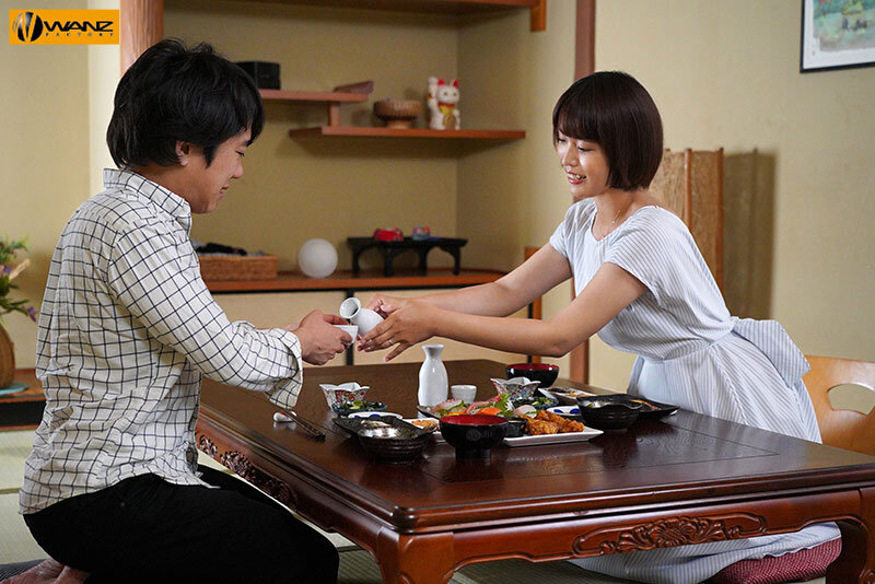 『人妻』 スタミナ痴女お母さんと温泉旅行 バイト先の欲求不満人妻に底な...