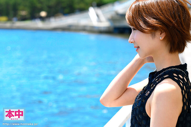 『人妻』 ちょっとした夫へのあてつけAVデビュー。旦那が20歳の女子大...