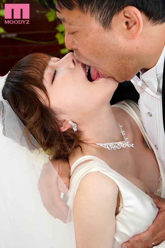 『人妻』 おれの最愛の妹が中年オヤジとの望まない結婚を強いられた 深田...