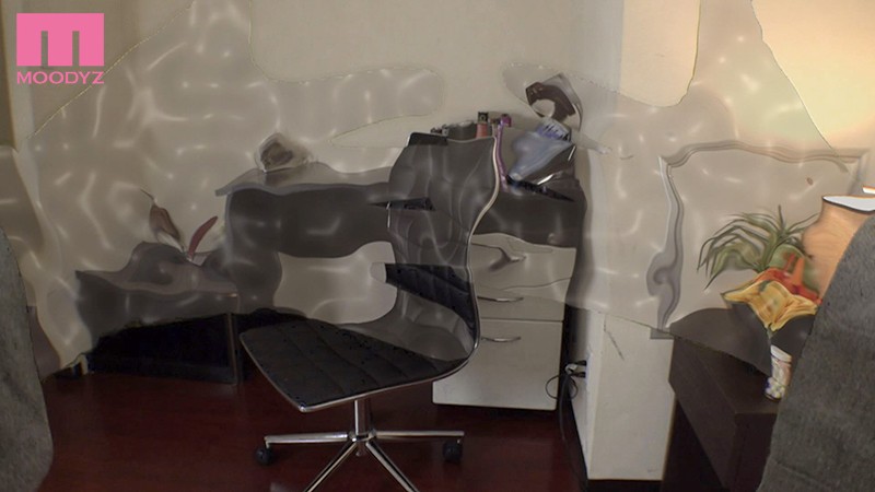 『人妻』 透明人間になって妻の不倫現場に潜入し至近距離で鬱勃起した僕。...