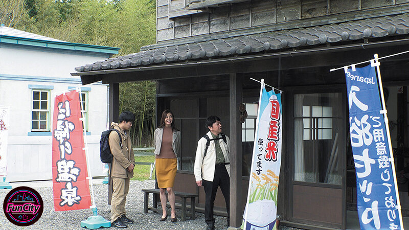 『人妻』 筆おろし温泉ソープ 親父が再婚して― Gカップ巨乳の義母さん...