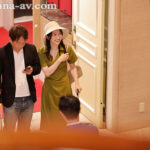 『人妻』 リゾートプールNTR 専属イイ女×大人のビキニ…背徳感と開放感が交錯するNTRドラマ―。 水戸かな 【FANZA】