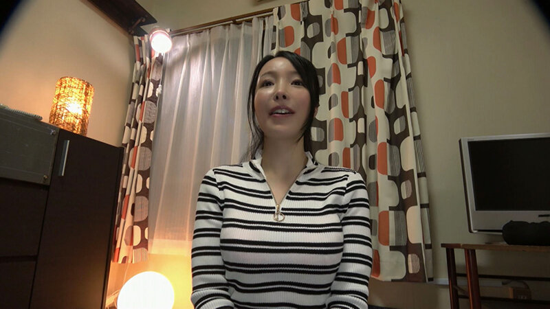 『人妻』 「抜いちゃヤダ！おま〇こがバカになるまで突いて！」完璧隠れ巨...