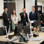 『人妻』 滴る愛液、本・能・全・開SEXー。 夫の上司に自分が心底’雌’だと理解らされた着床交尾7日間ー。 宮下華奈 【FANZA】