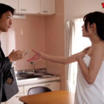 『人妻』 夫婦喧嘩をして全裸で閉め出された美人妻とそれを見てしまった隣人の僕 リメイク 【FANZA】