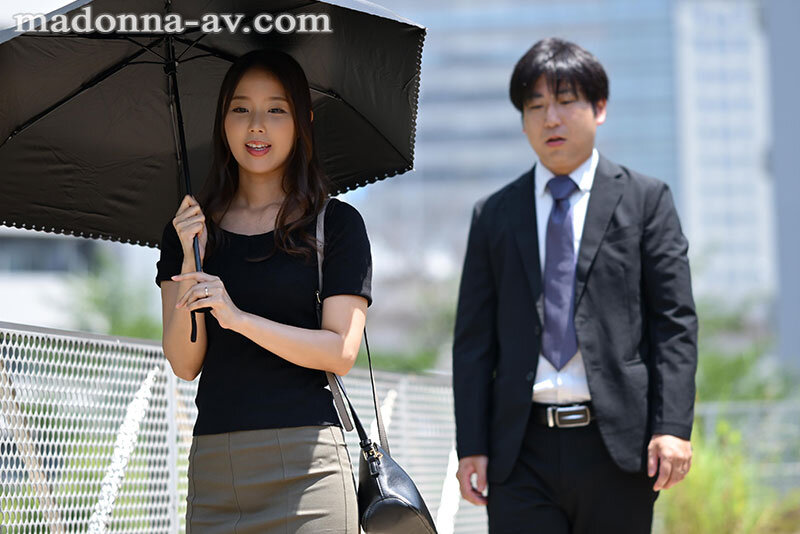 『人妻』 寝取らせ串刺し輪● 愛する妻を深奥まで犯し尽くして下さい―。...