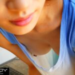 『人妻』 巨乳若妻のノーブラ誘惑 隣の欲求不満な奥様の美乳がチラリ ほしの景子 【FANZA】