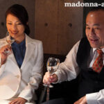 『人妻』 人妻秘書、汗と接吻に満ちた社長室中出し性交 美しく知的な熟女新人、『秘書』シリーズ登場！！ 多田有花 【FANZA】