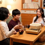 『人妻』 妻の居ない週末、妻の親友の誘惑に負けて、舌を絡ませ跨りイキ狂う腰遣いに何度も、何度も、中出しをしてしまったボク。 三葉ちはる 【FANZA】