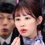 『人妻』 妻の付き添いで立ち寄った化粧品フロアの美容部員が肉厚ぽってり唇にソソる目つきの顔面性器で一生一度の浮気チャンス 妻の目を盗んでは交わす濃厚接吻と吸い犯しキスマーキングにもう戻れず合体ベロキスフルパコ中出し不倫 二羽紗愛 【FANZA】