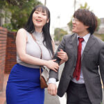 『人妻』 平日午後3時。私は「妻」を脱ぎ捨てた。際どいマッサージは不倫になりますか？ みなみ羽琉 【FANZA】