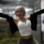 『人妻』 地方出張先で若くて可愛いギャルビッチと相部屋お泊り不倫 バカ楽しいドライブデートしてホテルで無制限生姦1泊2日 春陽モカ 【FANZA】