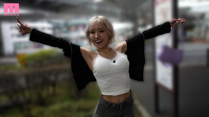 『人妻』 地方出張先で若くて可愛いギャルビッチと相部屋お泊り不倫 バカ...