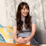 『人妻』 イケメンが人妻を部屋に連れ込んでSEXに持ち込む様子を盗み撮りしたDVD。021～強引にそのまま中出ししちゃいました～ 【FANZA】