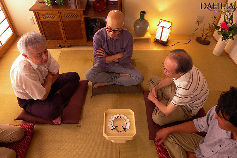 『人妻』 町内会強引指名人妻性奉仕メイド 小沢菜穂 【FANZA】