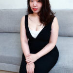 『人妻』 借金返済の為にAV出演するはずが… 久々のSEXに理性崩壊！撮影を忘れて腰を振り続ける淫乱巨乳妻（3） 【FANZA】