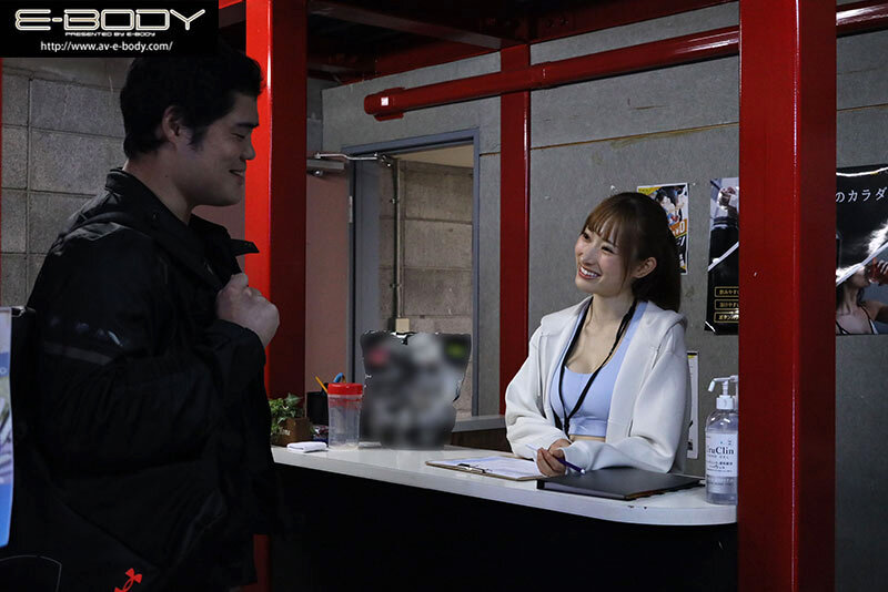 『人妻』 遠征先相部屋NTR 鍛え抜かれた美ボディパーソナルトレーナー...