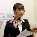 『人妻』 美人CA（既婚者）限定 砂風呂に埋まって身動きできない催淫NTR拘束マッサージ 横が見えない状態で、隣に夫が居るのにイッてもイッても止めずに絶頂させ続けた女の「サイレント絶叫」 結婚歴1年目M夫婦 【FANZA】