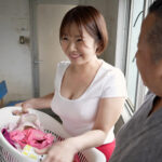 『人妻』 素人の縛り生中出し 【恵体フェロモン妻編】 お隣に住んでる奥さんの笑顔が可愛いので、眠らせて蚊帳の中でくくってみた 赤瀬尚子 【FANZA】