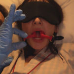 『人妻』 とろけ顔でイキまくり潮を吹き散らかす変態【拘束羞恥で漏らしイキする美人妻 ＃03友梨さん】 足立友梨 【FANZA】