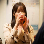 『人妻』 デカ尻人妻限定 砂風呂に埋まって身動きできない催淫NTR拘束マッサージ 横が見えない状態で、隣に夫が居るのにイッてもイッても止めずに絶頂させ続けた女の「サイレント絶叫」 【FANZA】