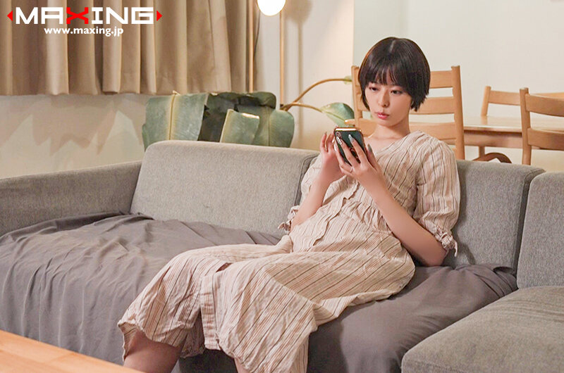 『人妻』 夫の部下に言い寄られ…自宅で裏切りのNTR 月乃ルナ 【FA...